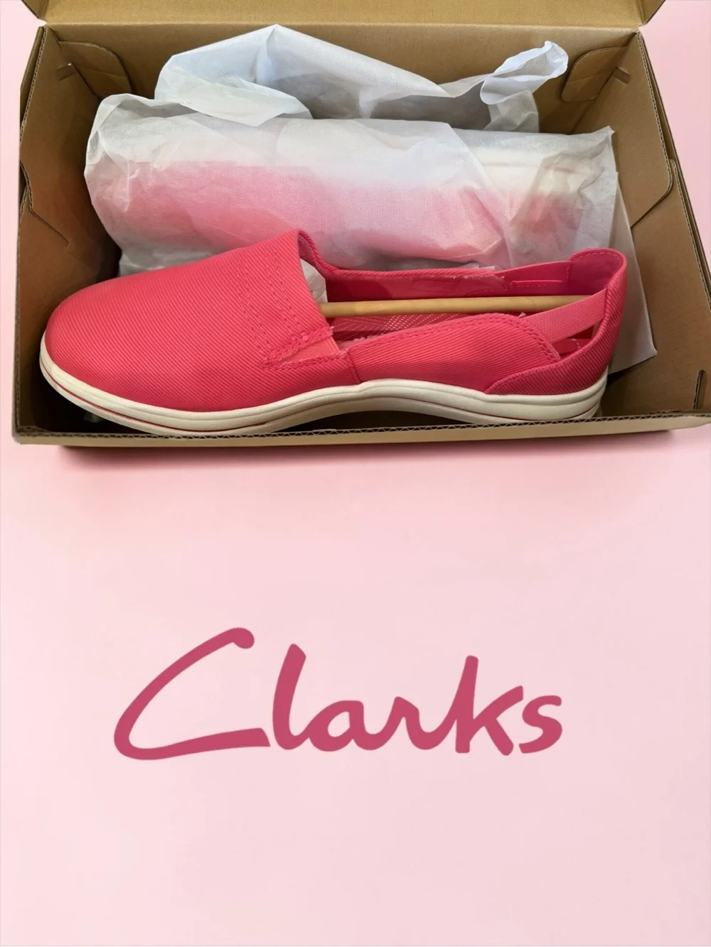 NIB Clarks Cloudsteppers Breeze Step Loafers Bright Coral Women's 7.5W